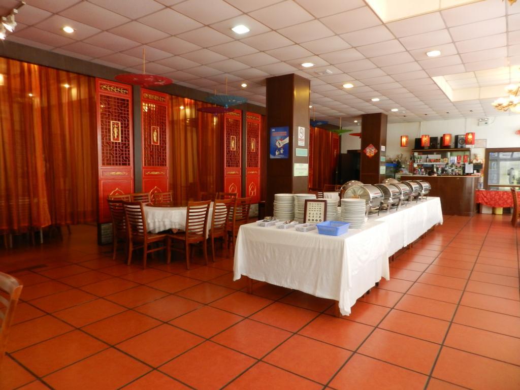 Beijing Zilong Hotel Buitenkant foto